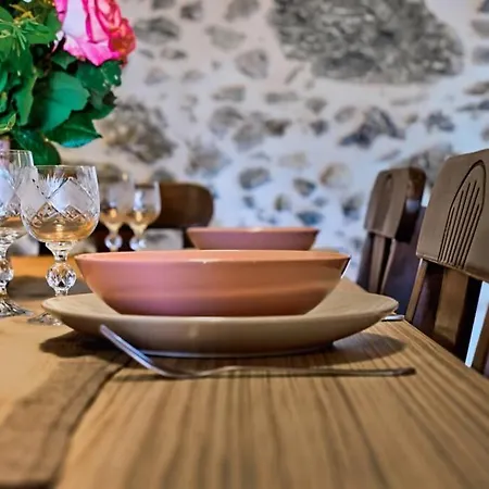 Maria's Cozy Stonehouse * Kerames