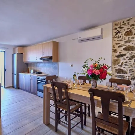 Maria's Cozy Stonehouse *