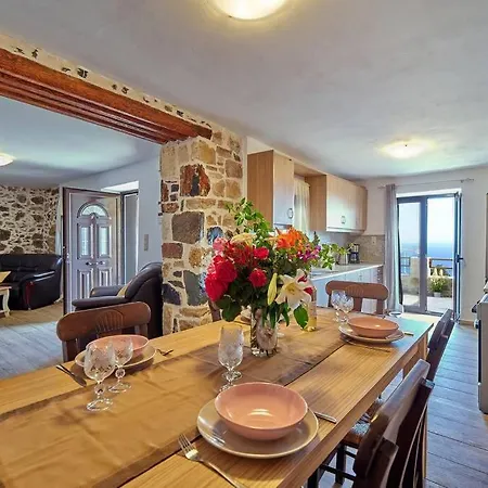 Maria's Cozy Stonehouse Ferienhaus *