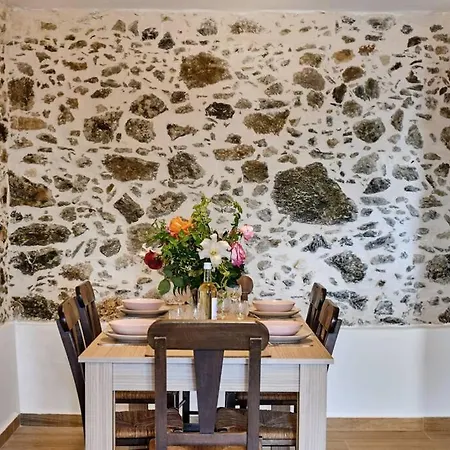 Maria's Cozy Stonehouse Ferienhaus